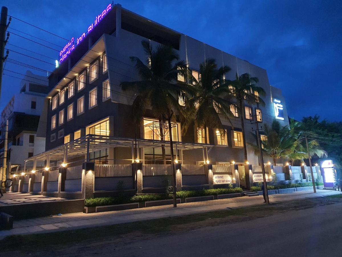 Emerald Clarks Inn Suites Maisur Dış mekan fotoğraf
