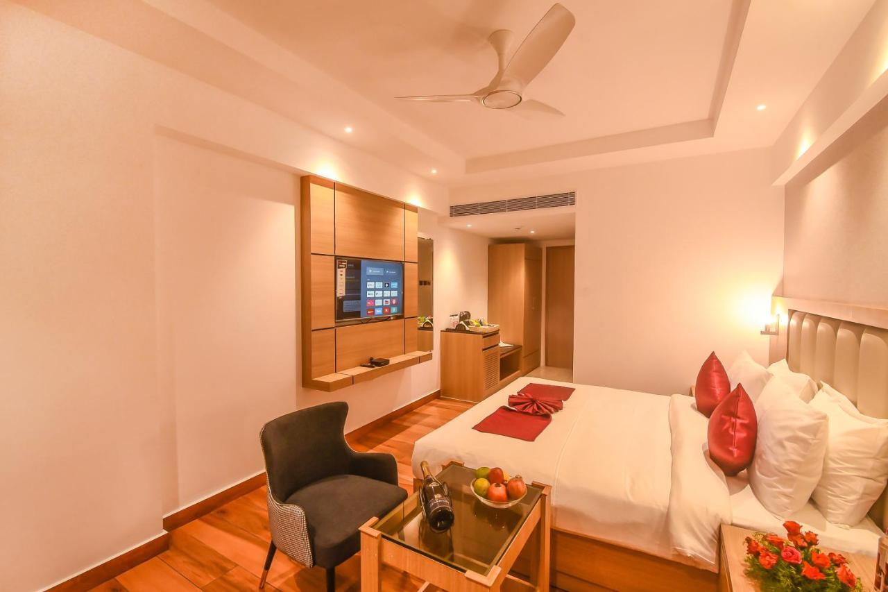 Emerald Clarks Inn Suites Maisur Dış mekan fotoğraf