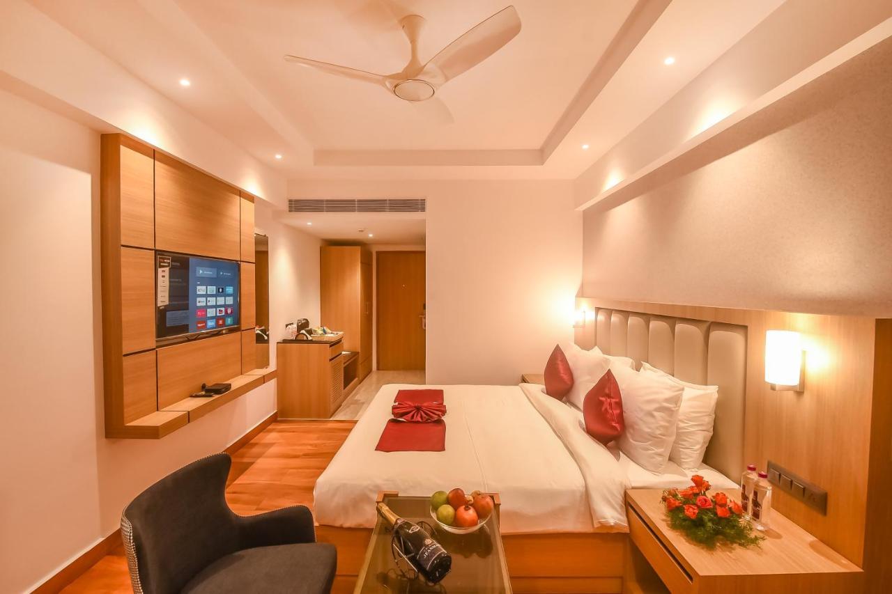 Emerald Clarks Inn Suites Maisur Dış mekan fotoğraf