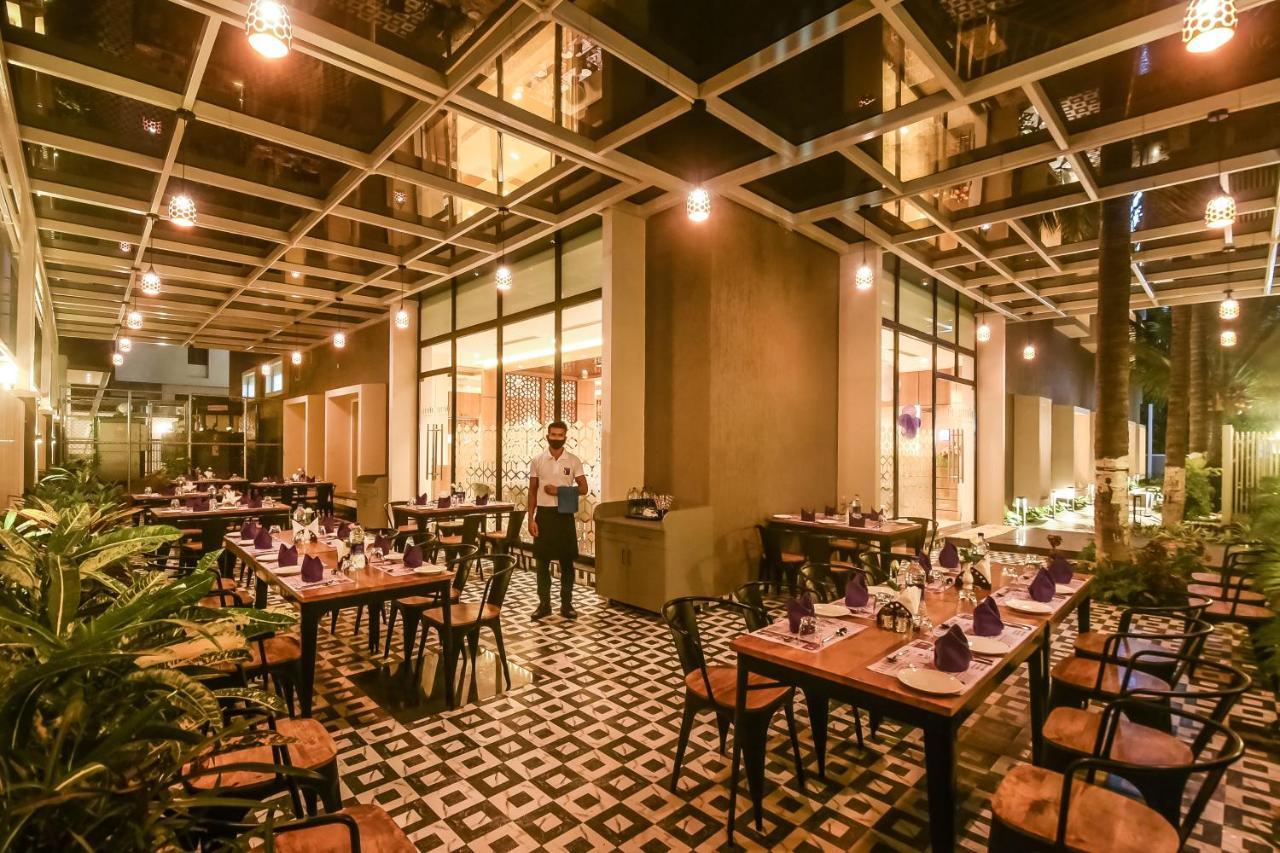 Emerald Clarks Inn Suites Maisur Dış mekan fotoğraf